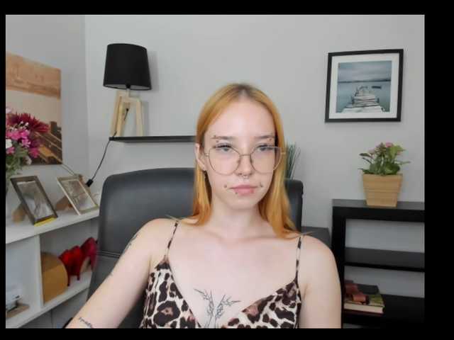 foxSonya live cam on BongaCams