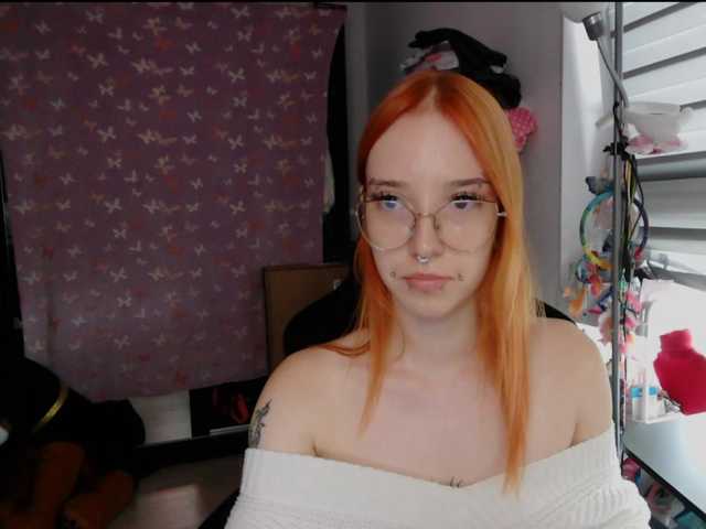foxSonya live cam on BongaCams