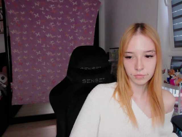 foxSonya live cam on BongaCams