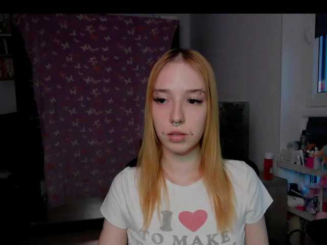 foxSonya live cam on BongaCams