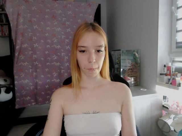 foxSonya live cam on BongaCams