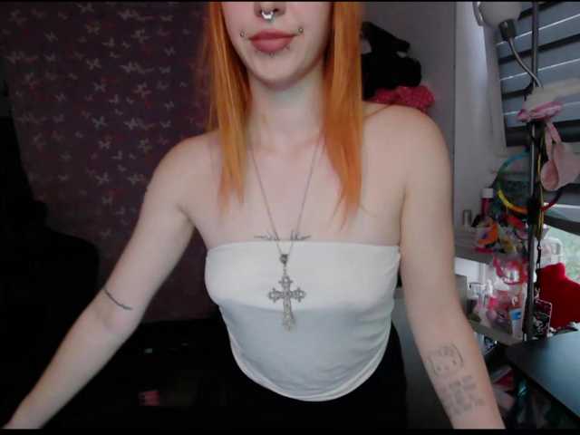 foxSonya live cam on BongaCams