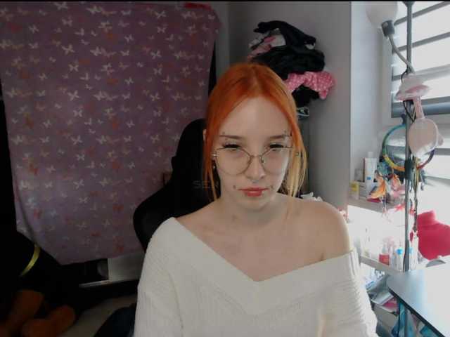 foxSonya live cam on BongaCams