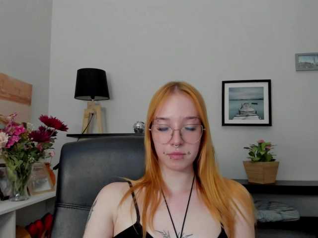 foxSonya live cam on BongaCams