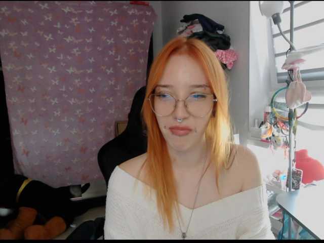 foxSonya live cam on BongaCams