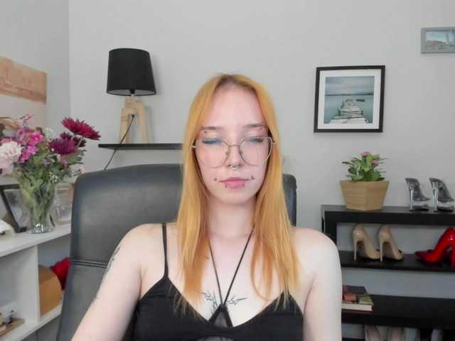 foxSonya live cam on BongaCams