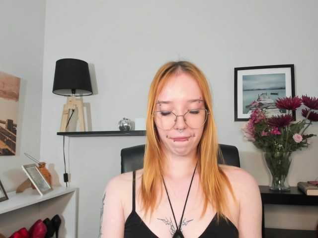 foxSonya live cam on BongaCams