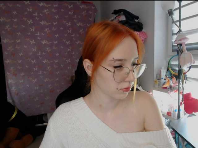 foxSonya live cam on BongaCams