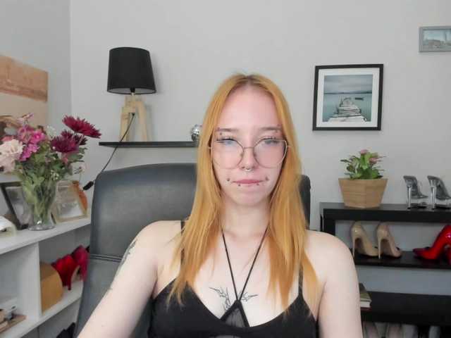 foxSonya live cam on BongaCams