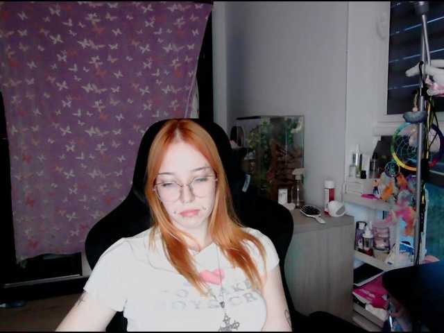 foxSonya live cam on BongaCams