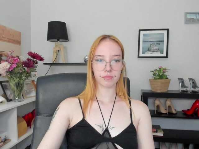 foxSonya live cam on BongaCams