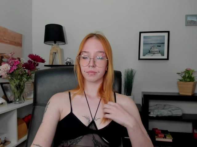 foxSonya live cam on BongaCams