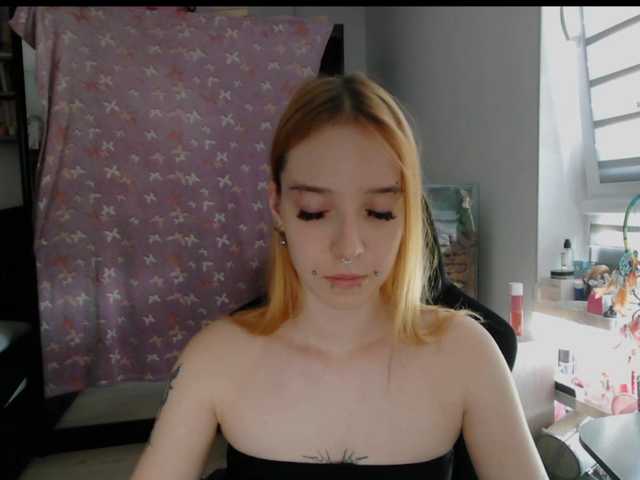 foxSonya live cam on BongaCams