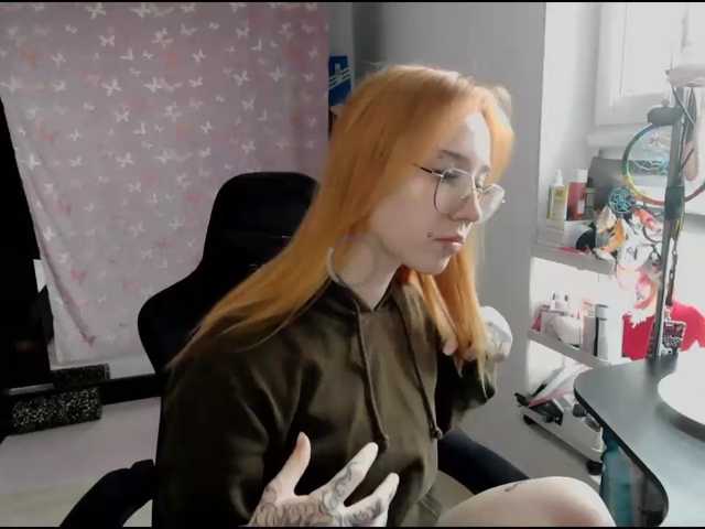 foxSonya live cam on BongaCams