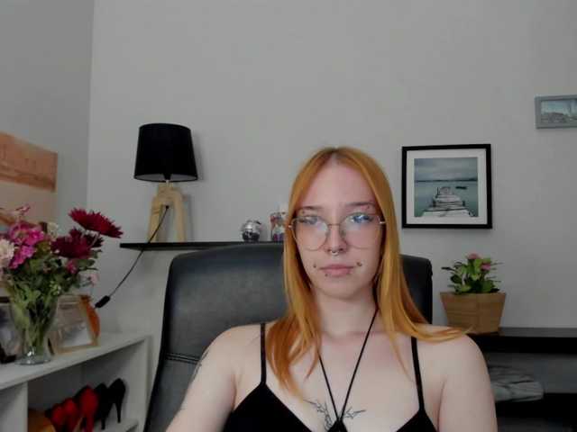 foxSonya live cam on BongaCams