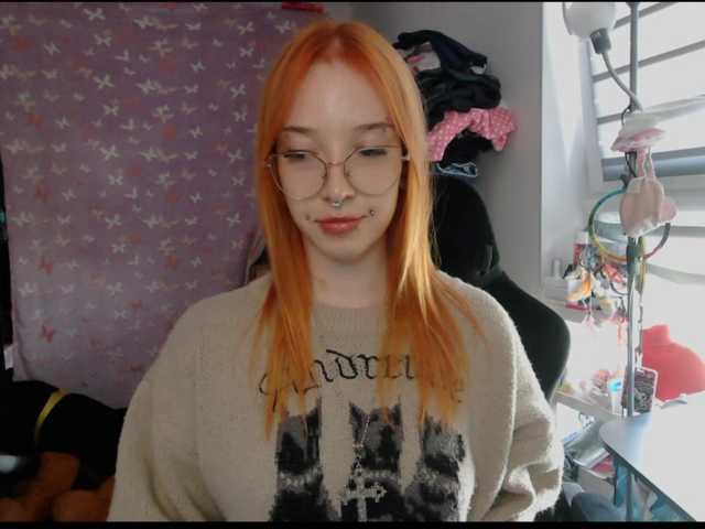 foxSonya live cam on BongaCams