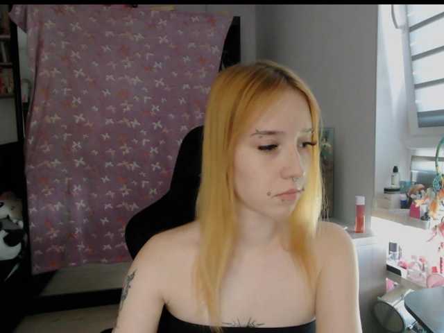 foxSonya live cam on BongaCams