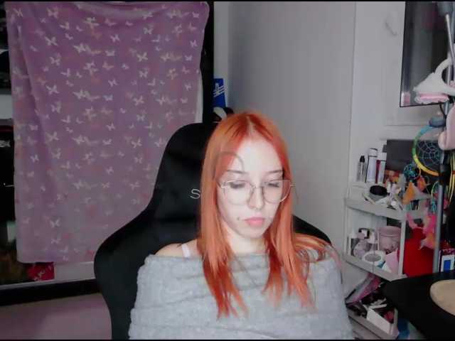 foxSonya live cam on BongaCams