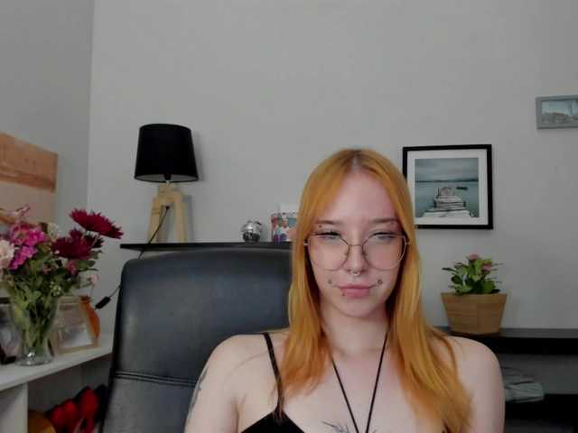 foxSonya live cam on BongaCams