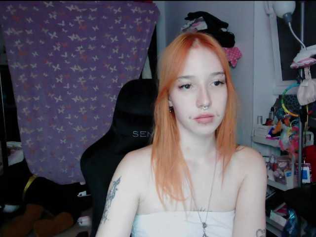 foxSonya live cam on BongaCams