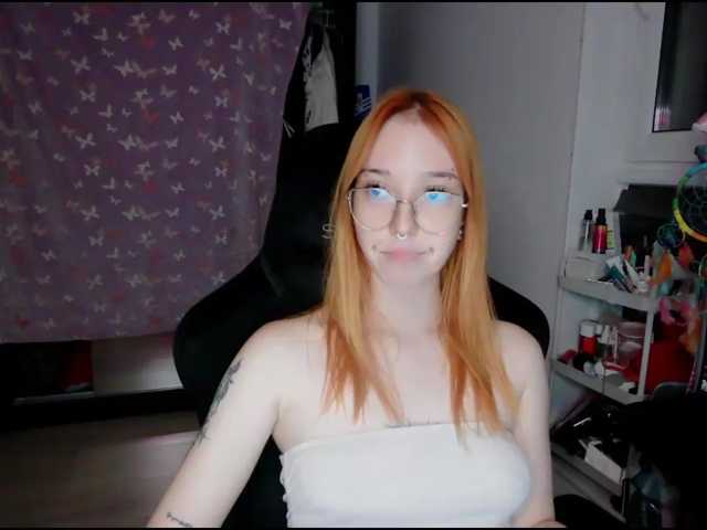 foxSonya live cam on BongaCams