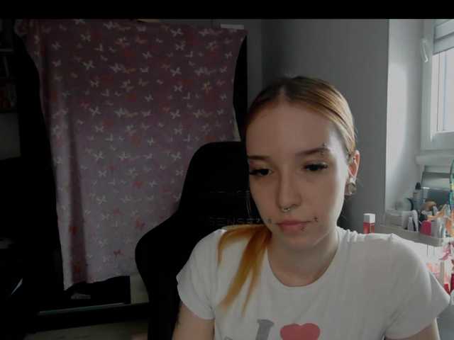 foxSonya live cam on BongaCams