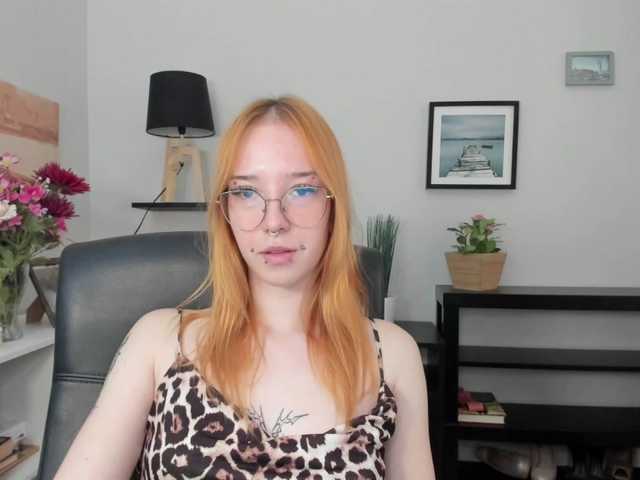 foxSonya live cam on BongaCams