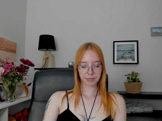 foxSonya live cam on BongaCams