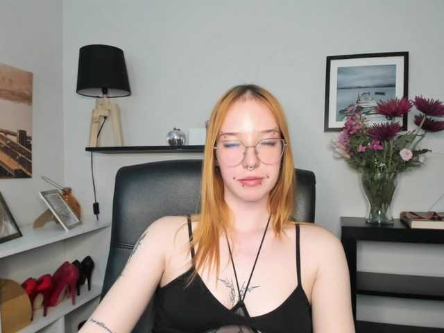 foxSonya live cam on BongaCams