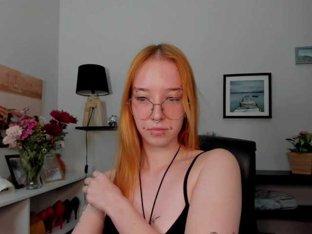 foxSonya live cam on BongaCams