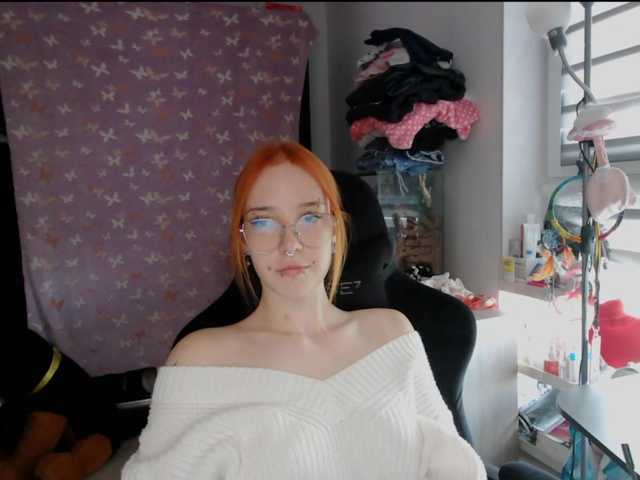 foxSonya live cam on BongaCams