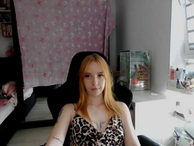 foxSonya live cam on BongaCams