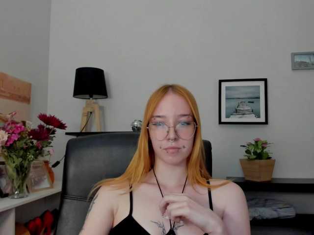 foxSonya live cam on BongaCams