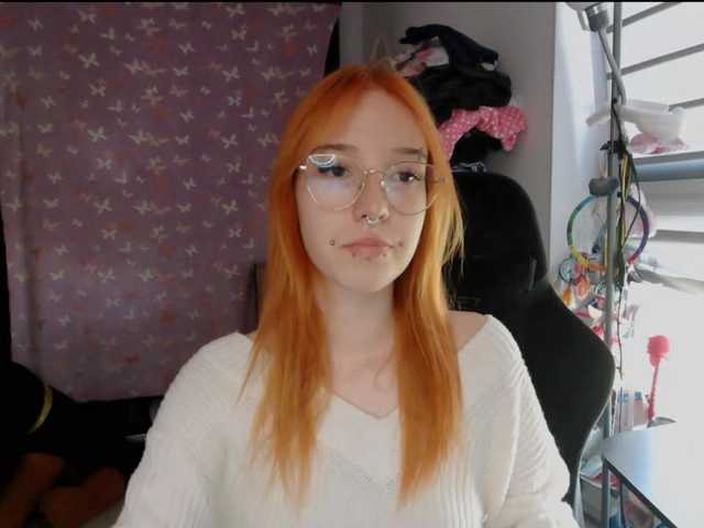 foxSonya live cam on BongaCams