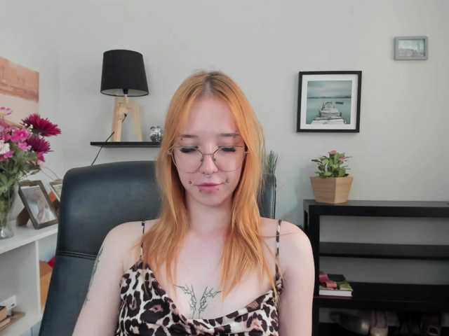 foxSonya live cam on BongaCams