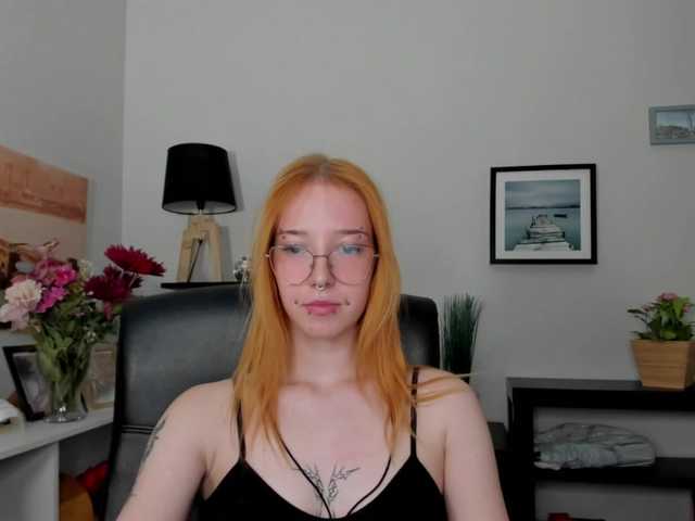 foxSonya live cam on BongaCams