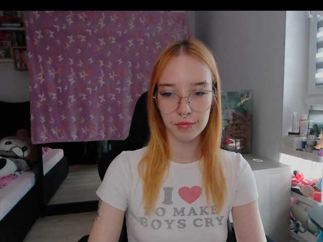 foxSonya live cam on BongaCams
