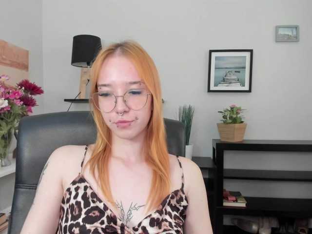 foxSonya live cam on BongaCams