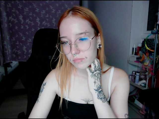 foxSonya live cam on BongaCams