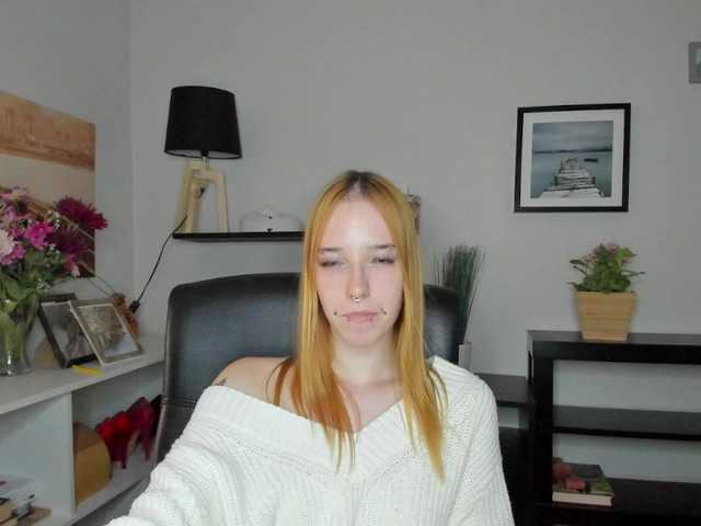 foxSonya live cam on BongaCams