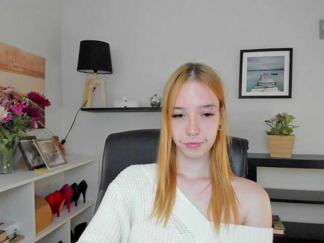 foxSonya live cam on BongaCams