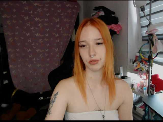 foxSonya live cam on BongaCams