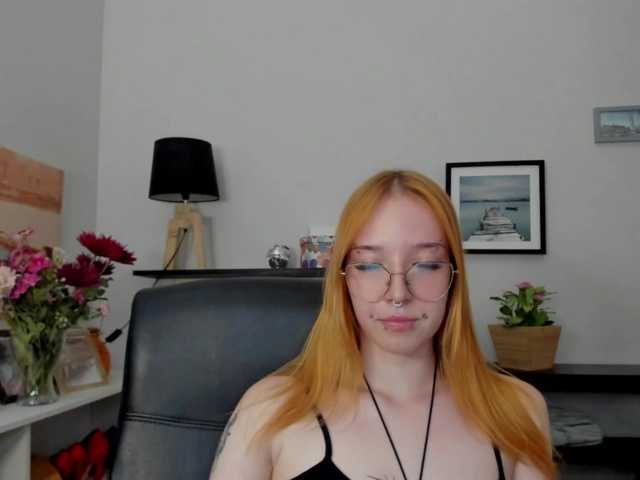 foxSonya live cam on BongaCams