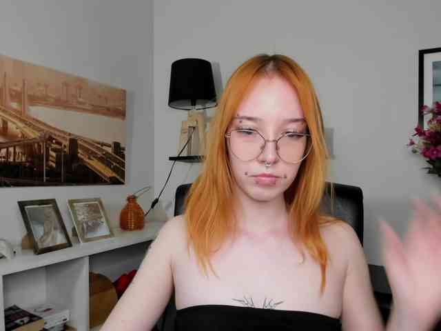 foxSonya Live Webcam on BongaCams