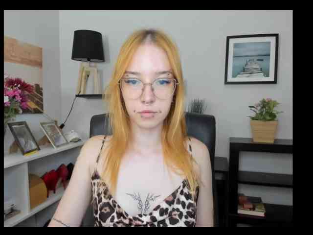 foxSonya Live Webcam on BongaCams