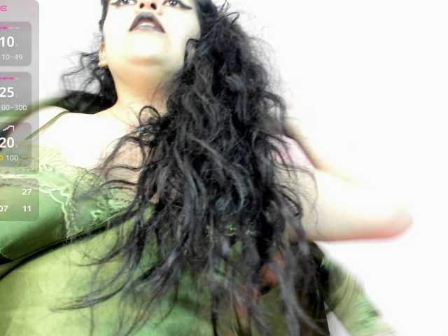 scarlett-wOlf live cam on BongaCams