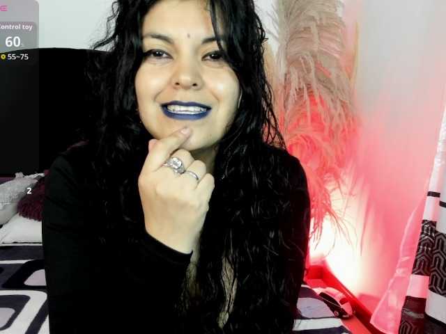 scarlett-wOlf live cam on BongaCams