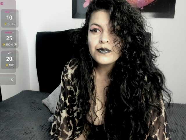 scarlett-wOlf live cam on BongaCams