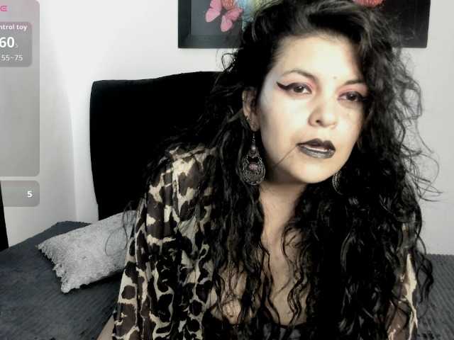 scarlett-wOlf live cam on BongaCams