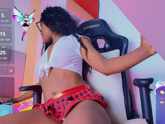 LuciaMorggan live cam on BongaCams